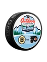 Disco ufficiale da partita Inglasco Inc.  NHL Outdoors Lake Tahoe Dueling Philadelphia Flyers vs Boston Bruins