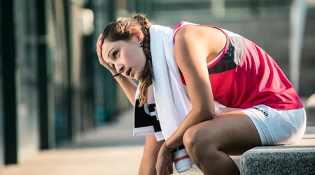 Lesioni durante il padel: Attenzione al passaggio dal tennis, alla scarsa tecnica e all'attrezzatura da padel