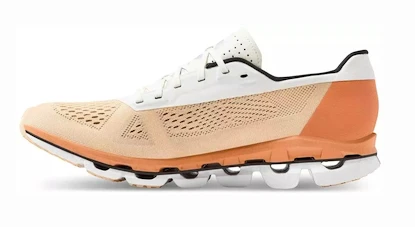 Scarpe running donna On Cloudboom Savannah/White